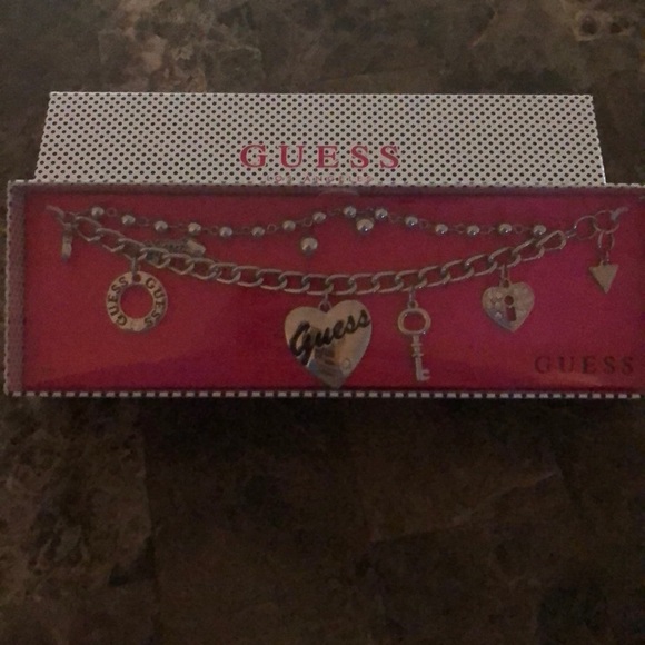 Guess Bracelet and earrings - Picture 2 of 5